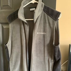Columbia fleece vest